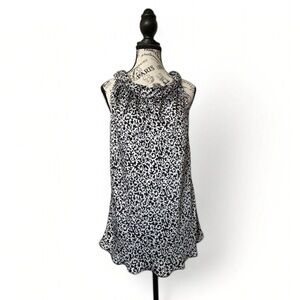 Dressbarn Black and White Sleeveless Blouse